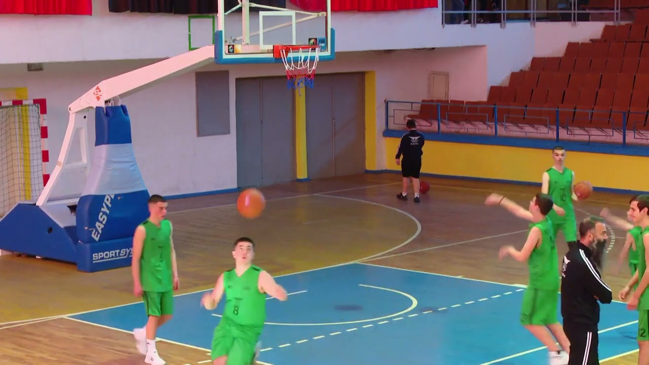 Ndeshja miqësore(Basketboll)🏀mes shkollave Jorgji Dilo - Bardhyl Popa ne qytetin e Elbasanit.📍