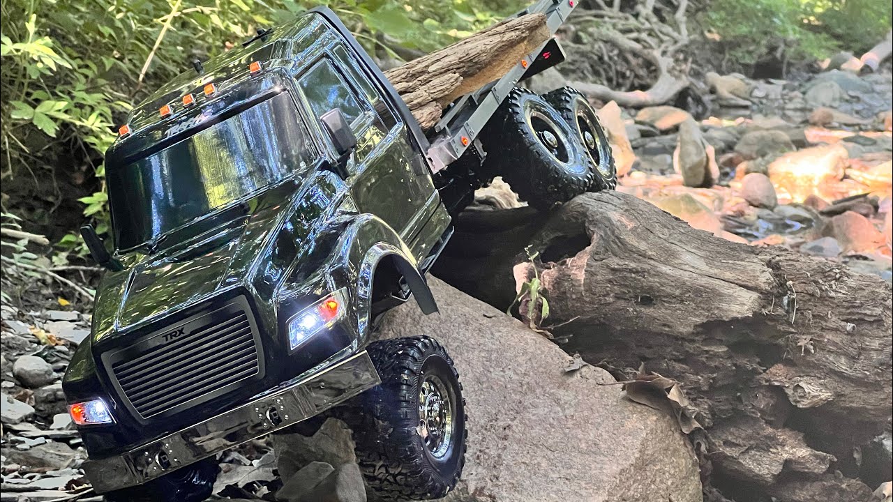 ROCK CRAWLING - TRAXXAS ULTIMATE RC HAULER - SPECTRUM BRUSHLESS 2300KV