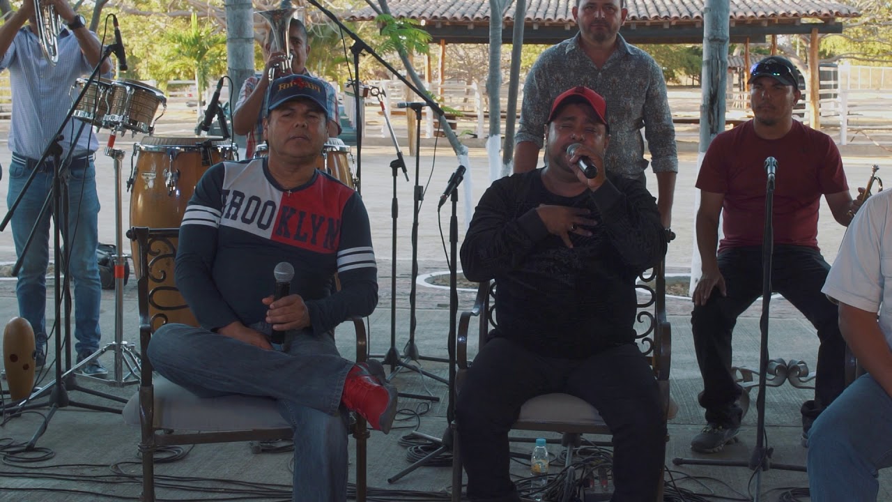 BESANDO LA CRUZ ACUSTICO - JORGE CORDERO ft LOS EX DE LA BANDA