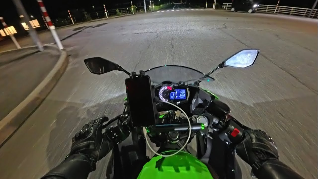 Ninja250で走る10月の夜の田舎街はとても寒く