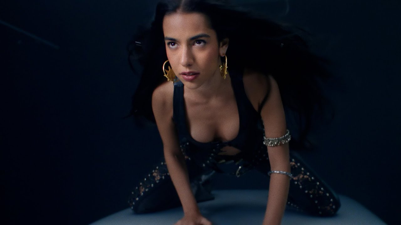 Marina Sena - Olho no Gato (Clipe Oficial)