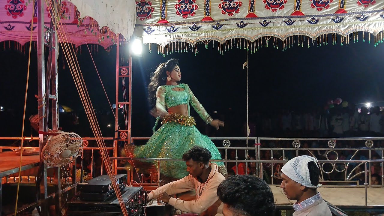 Barkani natakHeroin or Sakhi dhanaka entry  song barkani natak very beautiful  scin