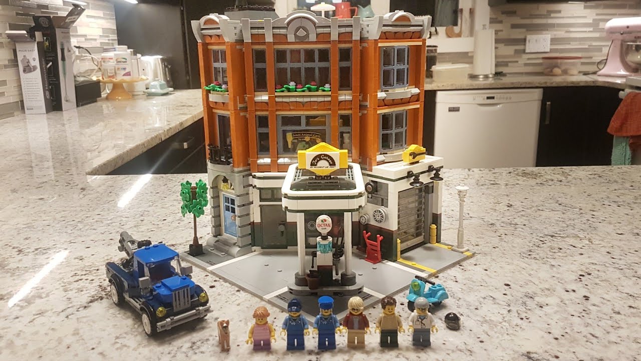 LEGO Corner Garage Build & Review - Creator Expert 10264