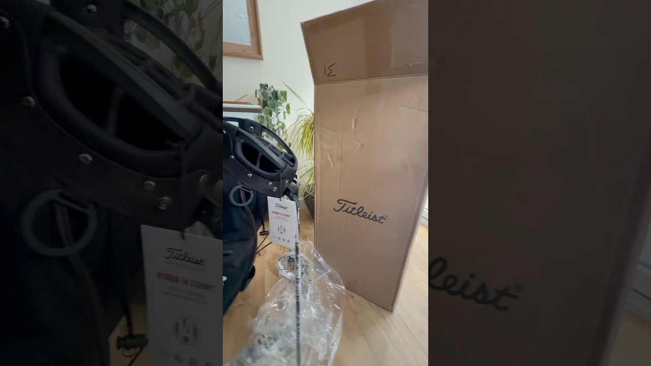 Titleist Hybrid 14 STADRY Black golf bag