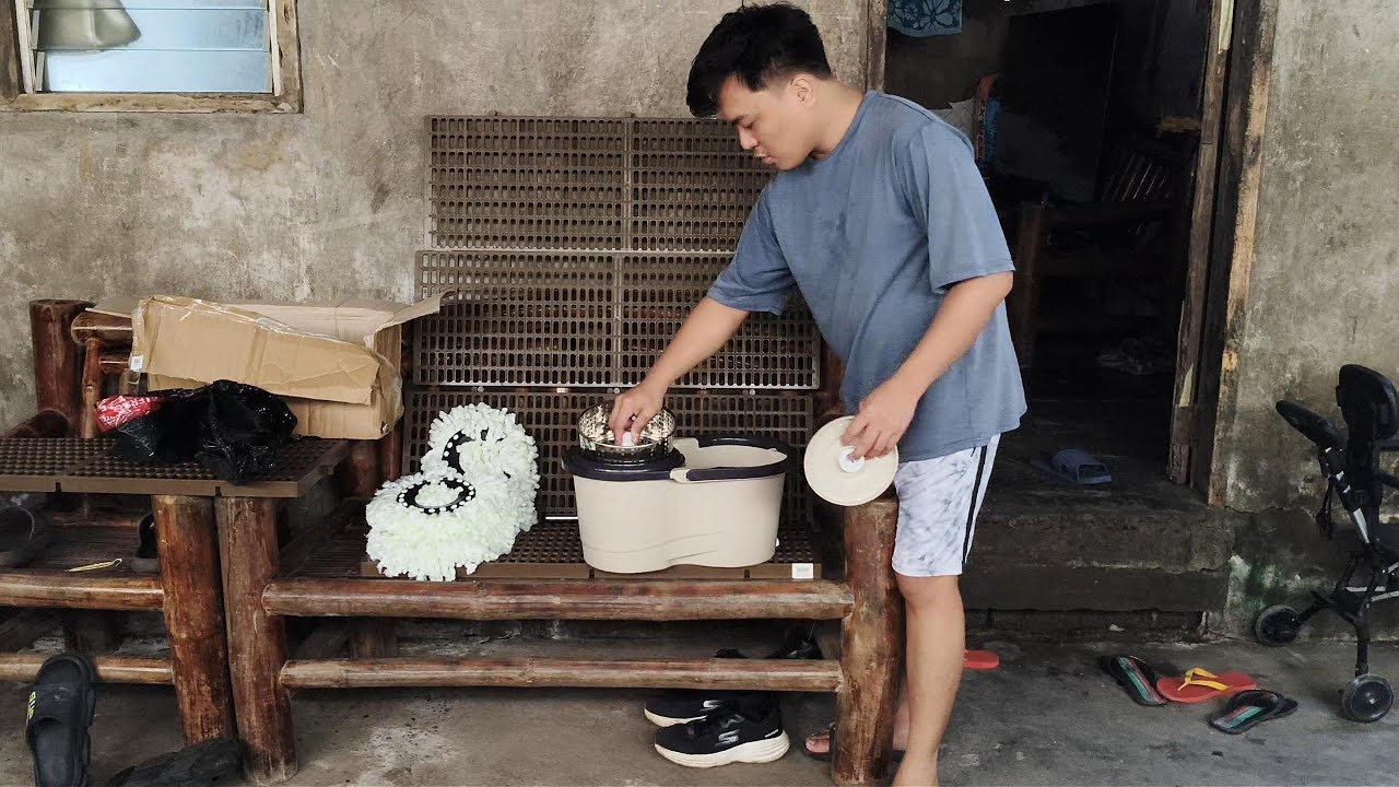 Mike and Tiya Janet Unboxing: Mop with Bucket Tornado 🧹📦