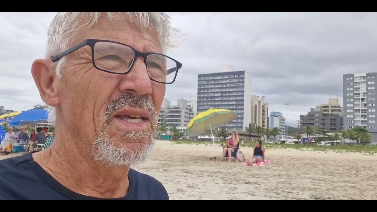 A Exuberância da praia de Caioba pr