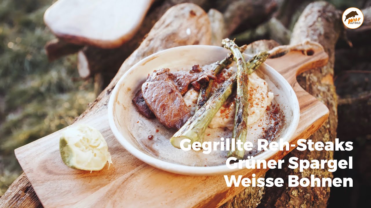 Rehsteaks vom Grill angemacht mit knackigem Spargel