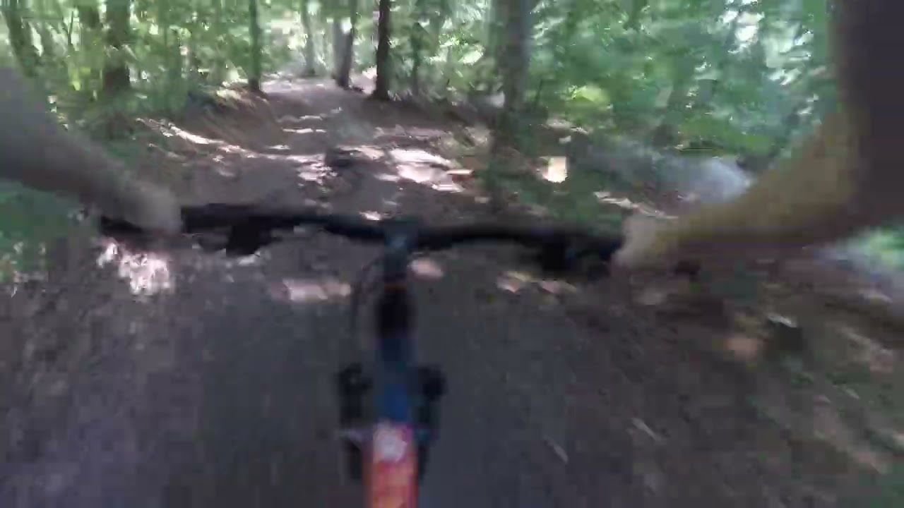 Biken auf Trails Kameramann f&auml;hrt zum ersten mal ein Trail/JPTS Biker Crew