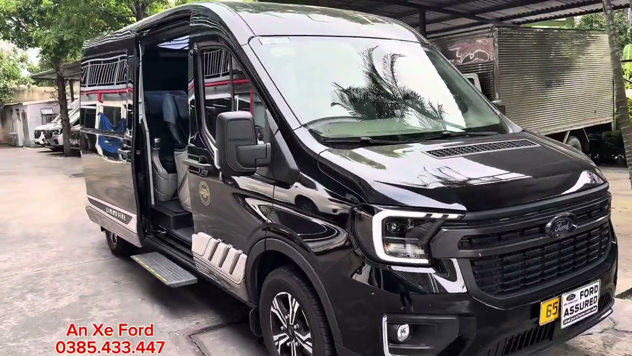 Transit Limousine 2024 10 chổ siêu lướt giấy chuẩn