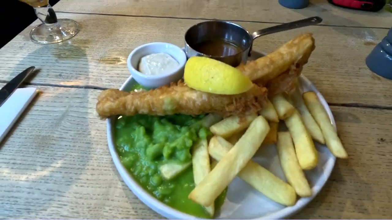 Morning cycle via Lymm Thelwall and Latchford, Pub lunch