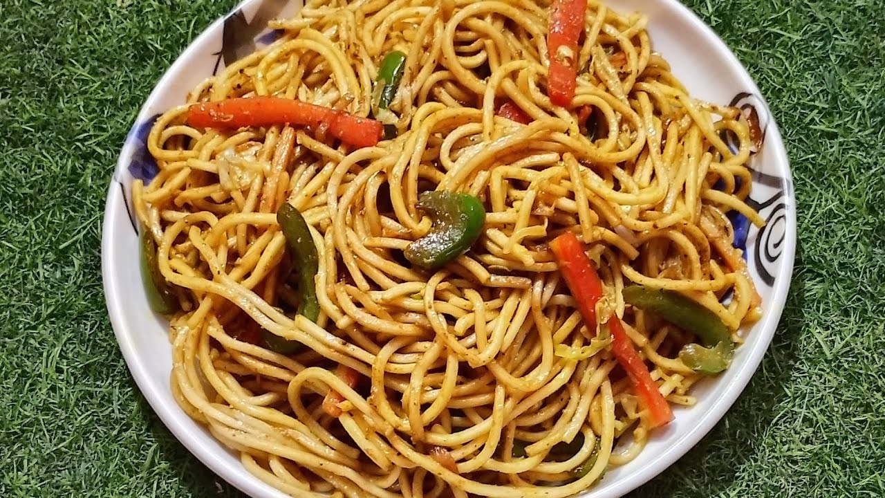बाजार जैसी चाऊमीन घर पर बनाये बिल्कुल आसान तरीके से#chowmein #recipe 