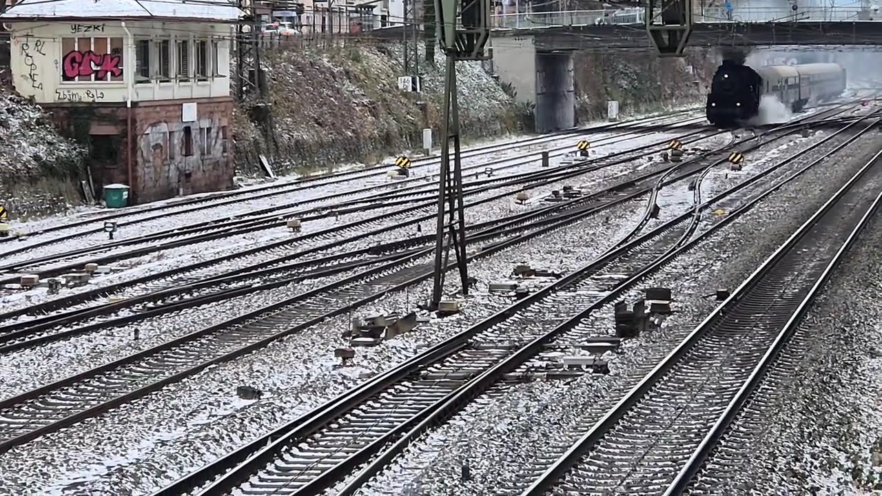 Durchfahrt der Dampflokomotive 58 311 durch Offenburg