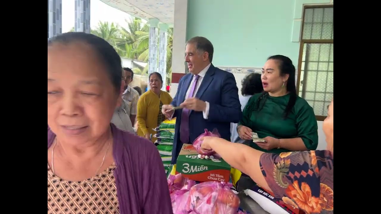 Cám ơn gia đình bác Hải và lục sư tim đã thương dân nghèo một phần quà ấm lòng 