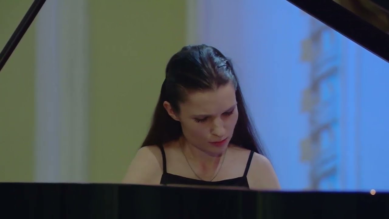 Ф. Шопен - Ноктюрн до-диез минор / Мария Чёрная (фортепиано)