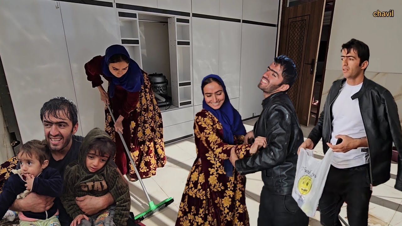 CITY DEBT & HOME MAKEOVER! 🤯 Ali & Mohammad Pay Huge Bills While Fatemeh Bakes Bread! 🥖