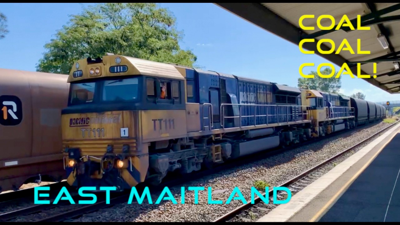 East Maitland Station - Massive Coal Trains Passing