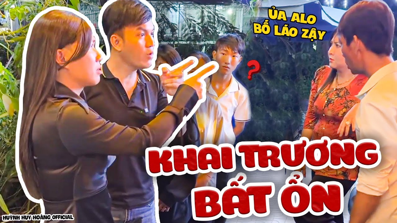 Khai Trương Tiệm Mì Cay, Vợ Chồng Huy Hoàng Chơi Lớn Và Cái Kết | Huỳnh Huy Hoàng Official