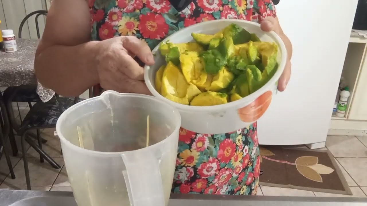 Como fazer uma sobremesa cremosa com abacate.