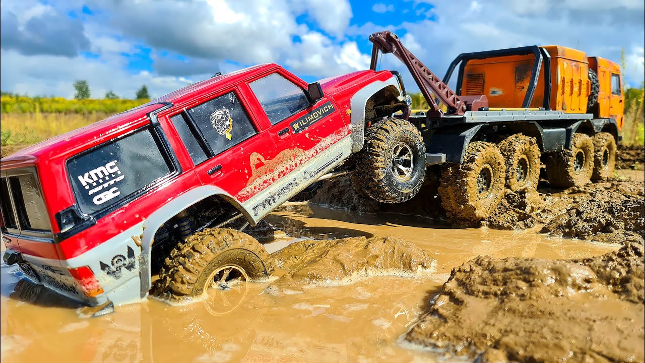 We Evacuate Car with Winch of Jib Boom Crane Kamaz 8x8 | Nissan Patrol Stuck in the MUD