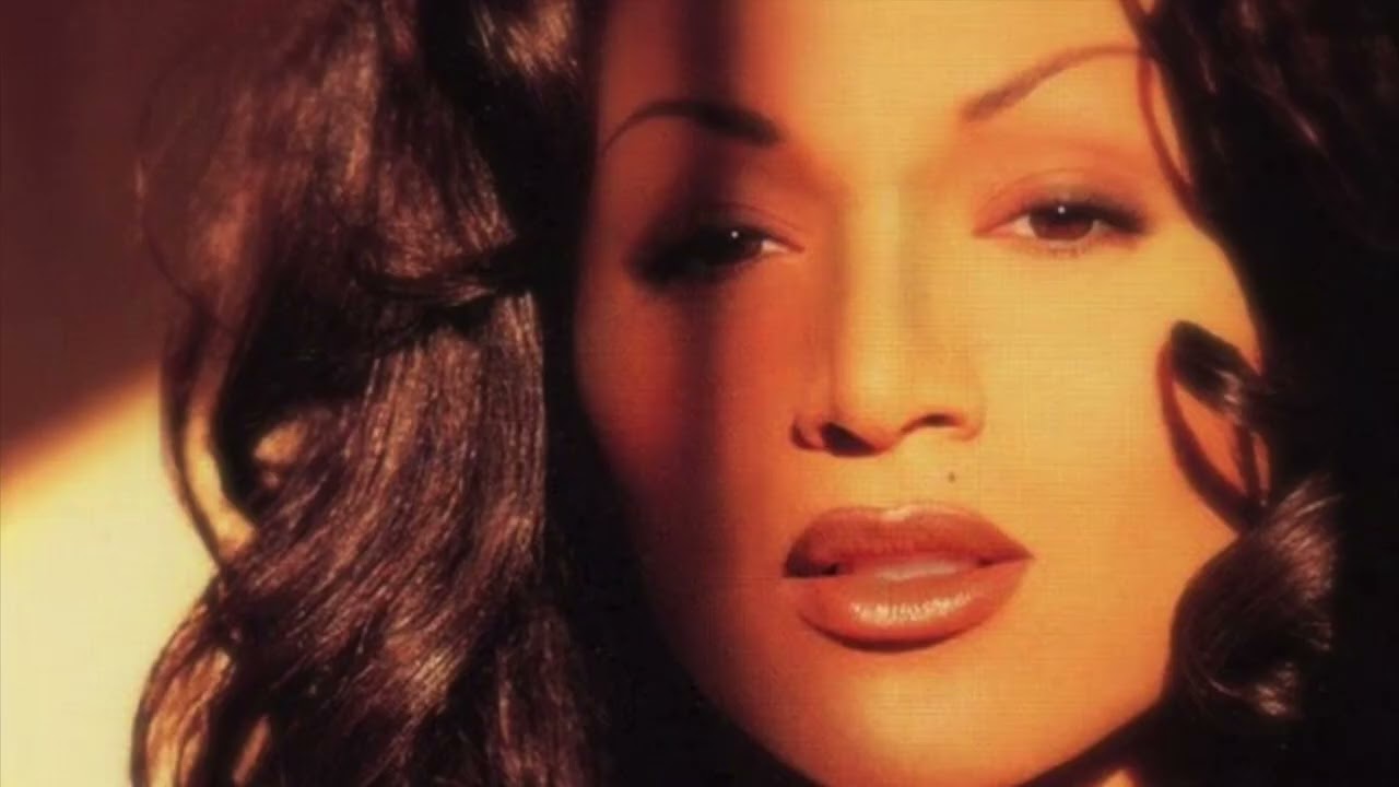 Chant&eacute; Moore - 
