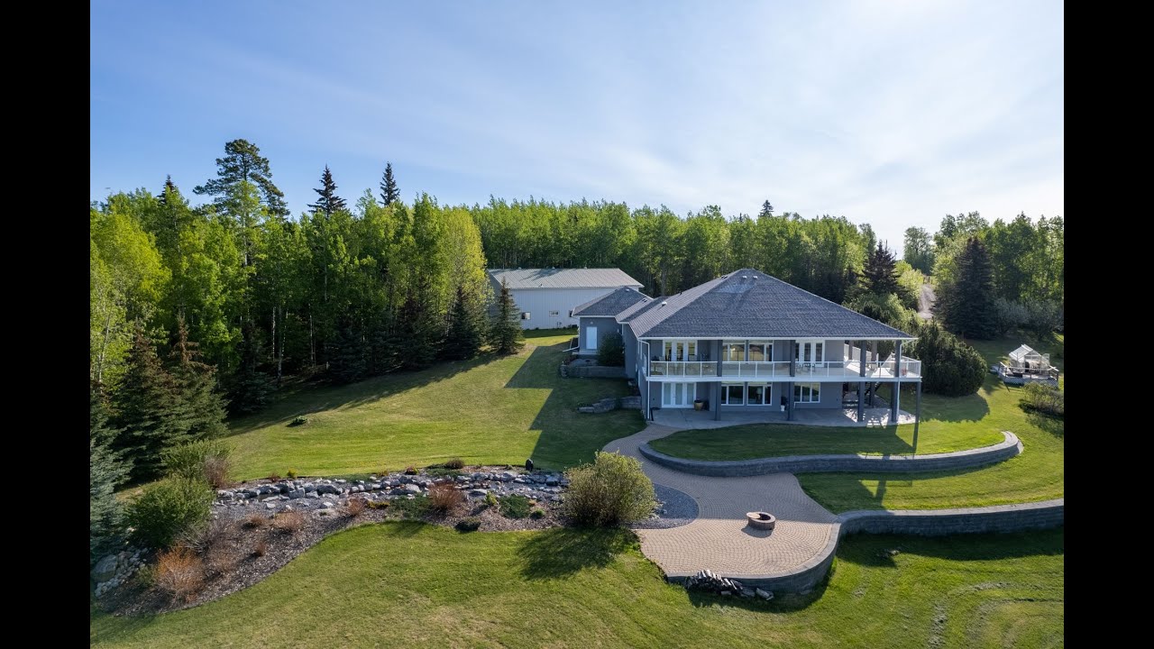 Executive Acreage on 6 acres near Caroline, Alberta