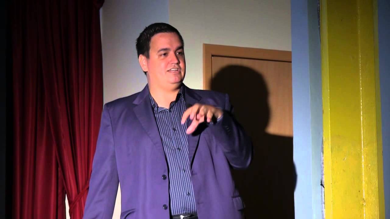 Riesgo y regulación -- el poder de los incentivos | Xavier Ordeñana | TEDxPenas