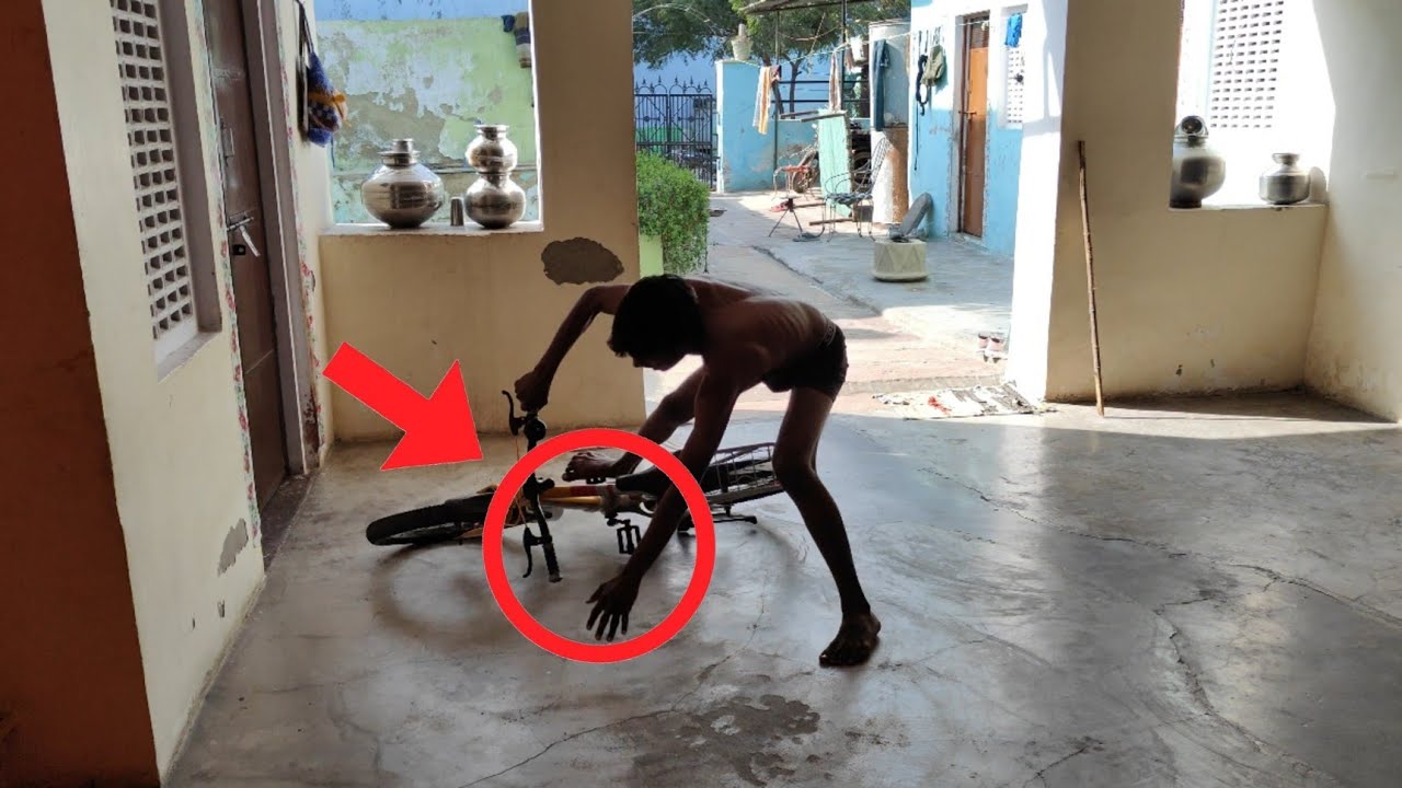 मेरा भाई साइकिल लेके गिर गया 😂