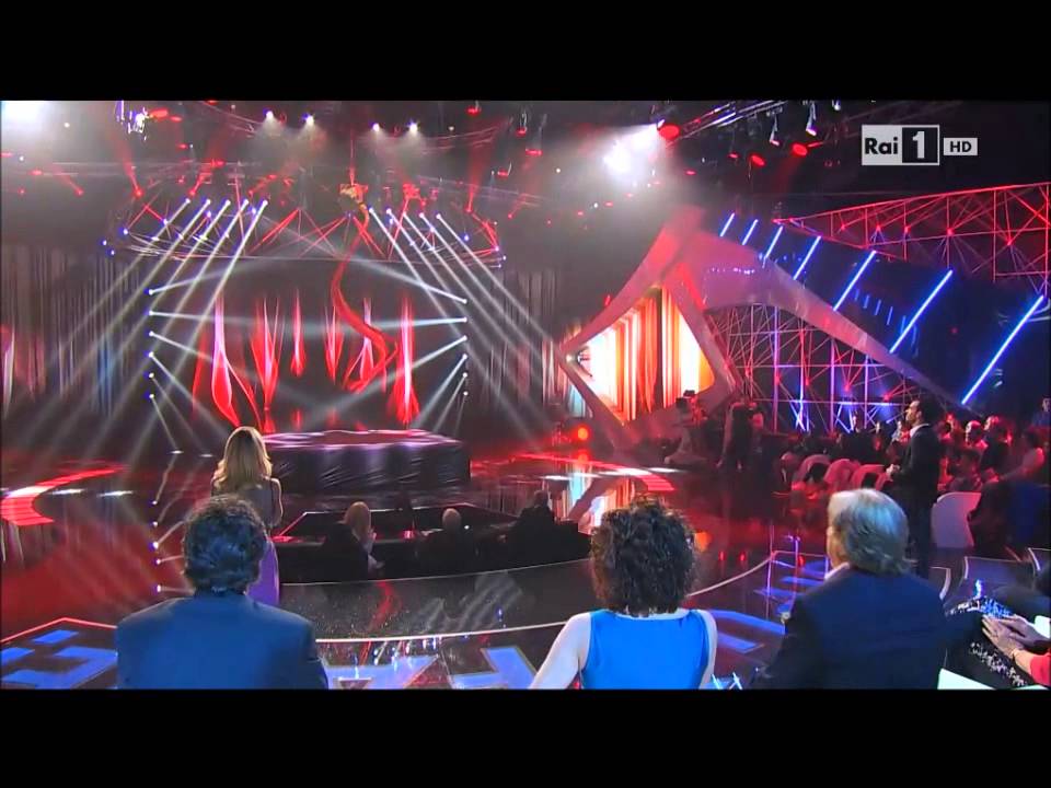 Silvia Francioni (Cirko Vertigo) a SI PUO' FARE - Rai 1