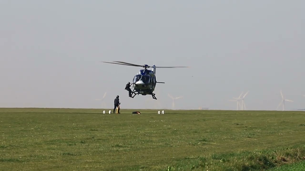 Sling load training with police helicopter 
