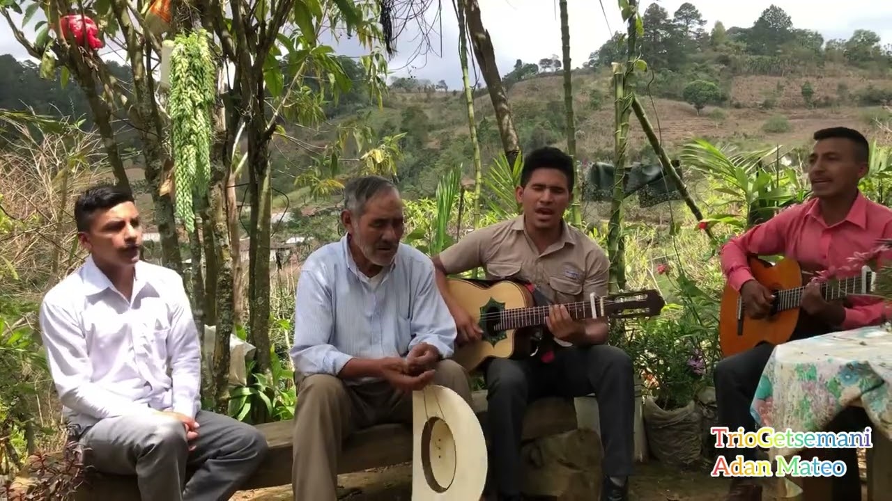 Breve Entrevista y Breves Vídeos Cantando Con El Pastor Adan Mateo
