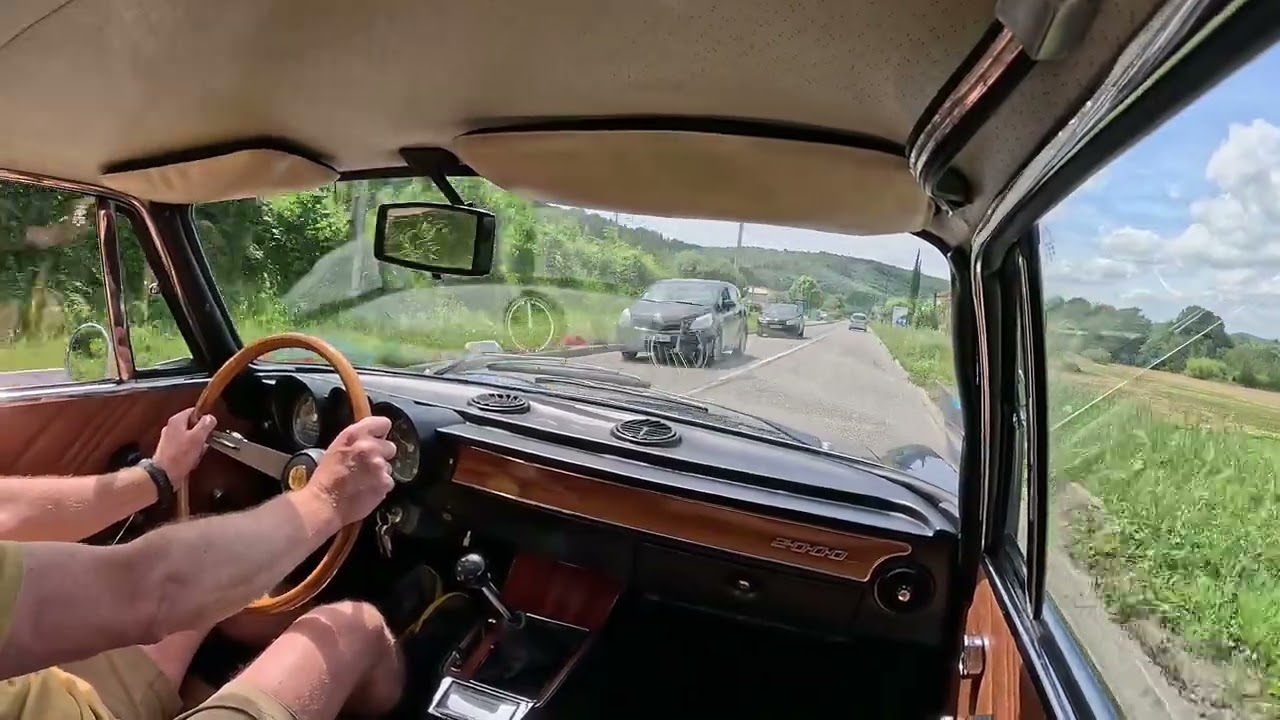 1973 Alfa Romeo 2000 GTV - Driving (Interior)