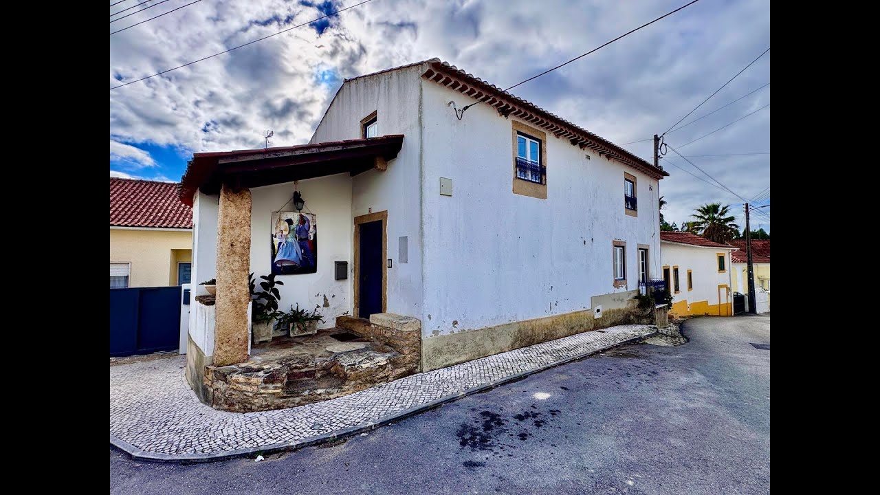 Moradia de Traça Antiga dos Anos 1930 – Totalmente Recuperada e Pronta a Habitar - REF: TL088