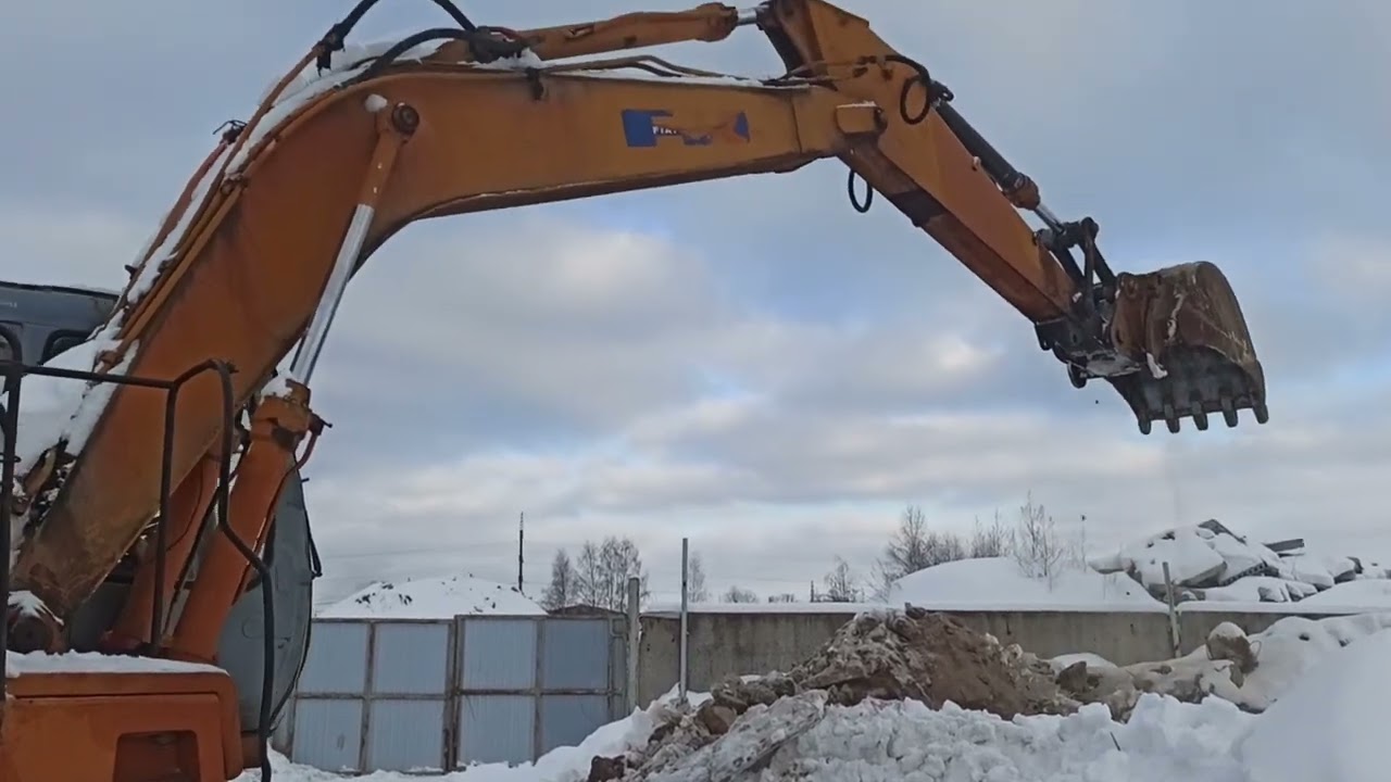 Fiat-Hitachi FH-165 EX