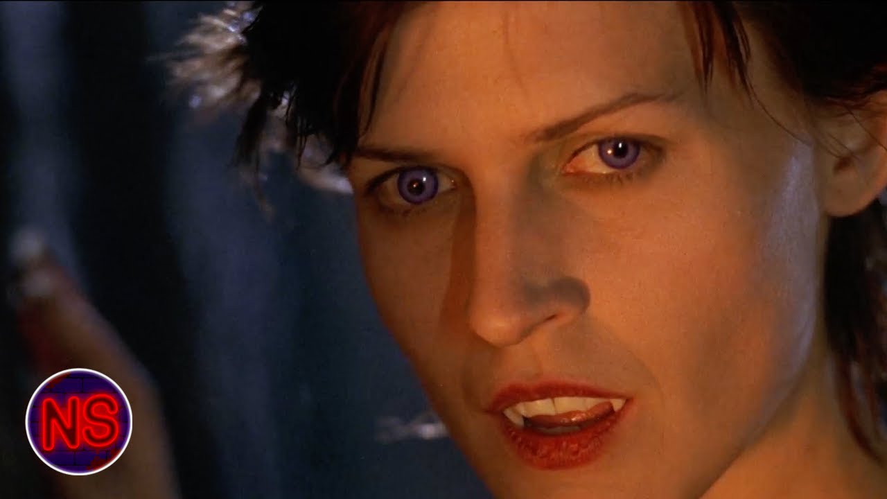 Vampire Seduction | Vampires: Los Muertos (2002) | Now Scaring