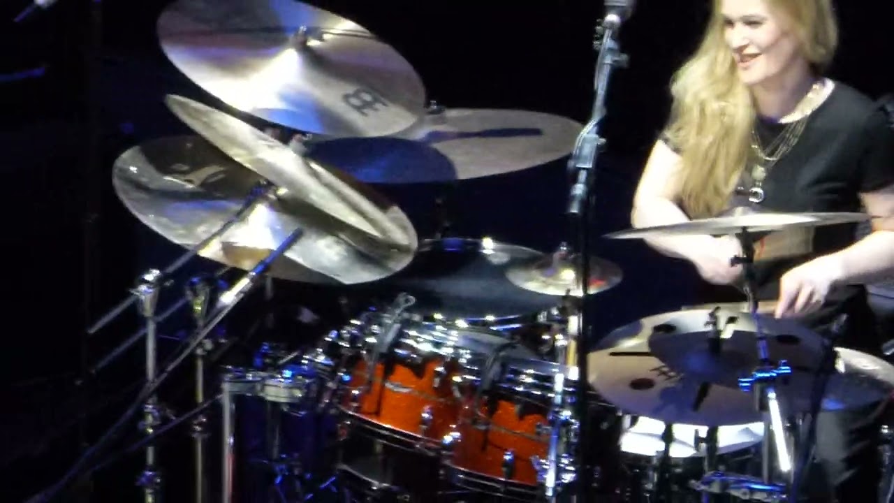 JEFF BECK TRIBUTE: Anika Nilles & Rhonda Smith (Royal Albert Hall, May 2023)