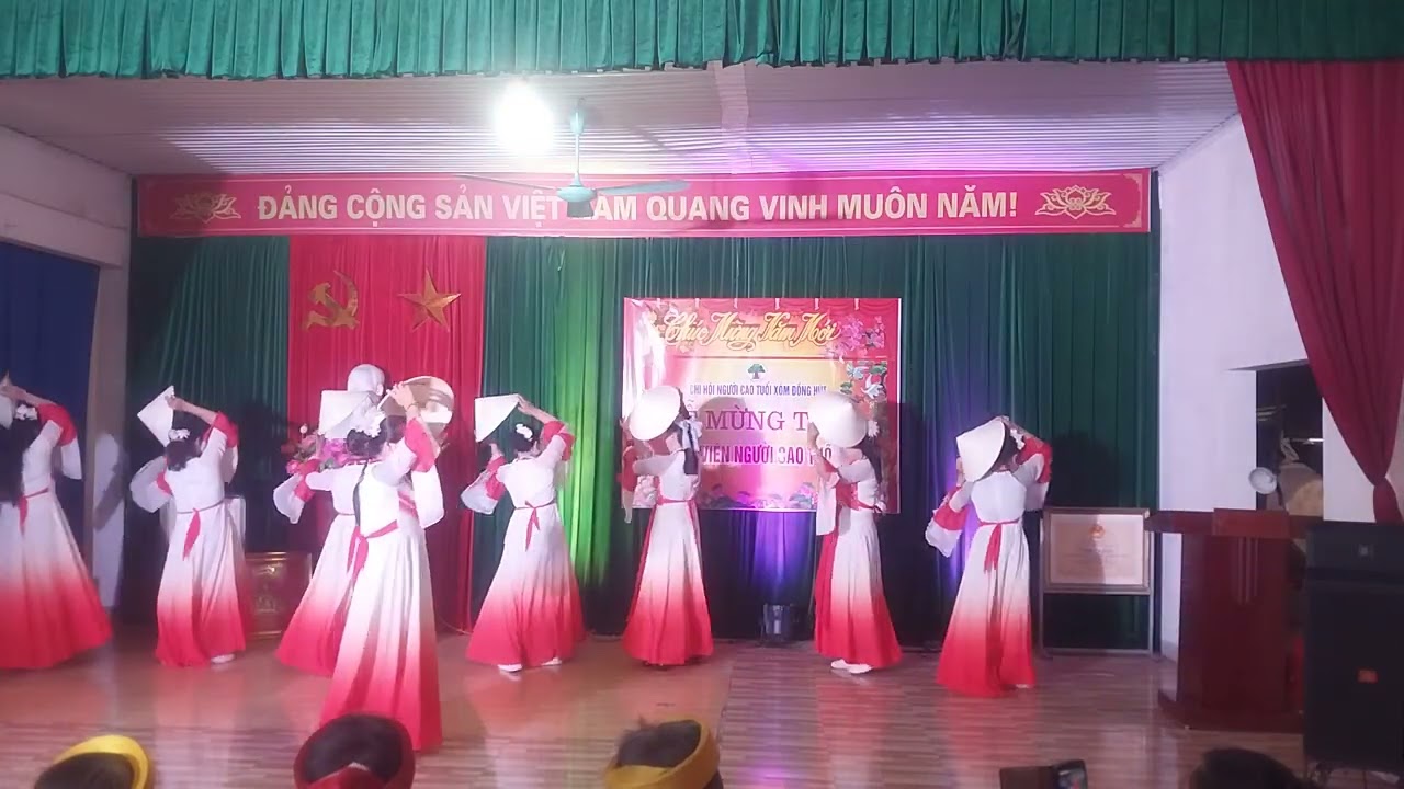 BÀI MÚA GÁNH MẸ CLB XÓM TRUNG THANH XÃ VÔ TRANH BIỂU DIỄN 22.2.2026