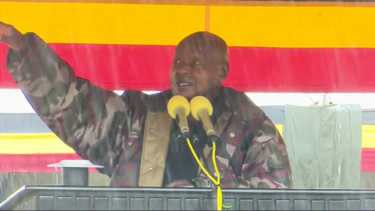 Museveni Awards Gen.Muhoozi Kainerugaba For His Determination As CDF In The Army in Uganda