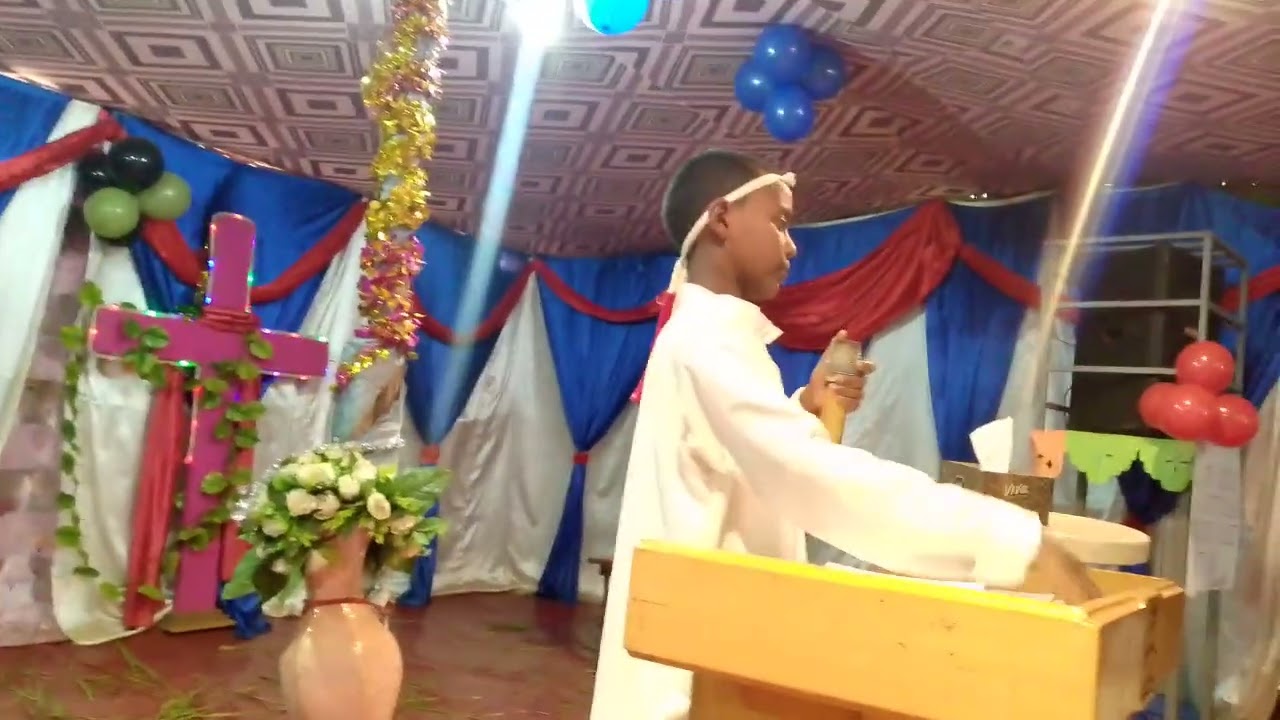Lallabaa wangeelaa Naabek mucaa umurii malee nama guddaa waaqayyo nuf godhe uff