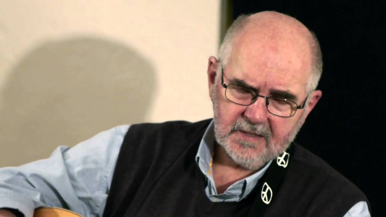 Roy Bailey at the Cellar Upstairs Folk Club - I Remember Loving You -