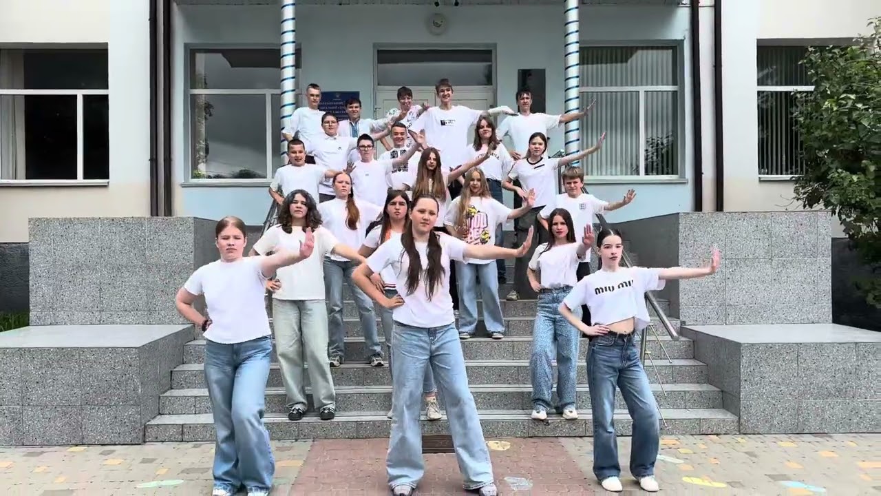 Березанський ліцей «Останній дзвоник 2025», учні 7-Б класу «MADE IN UKRAINE»