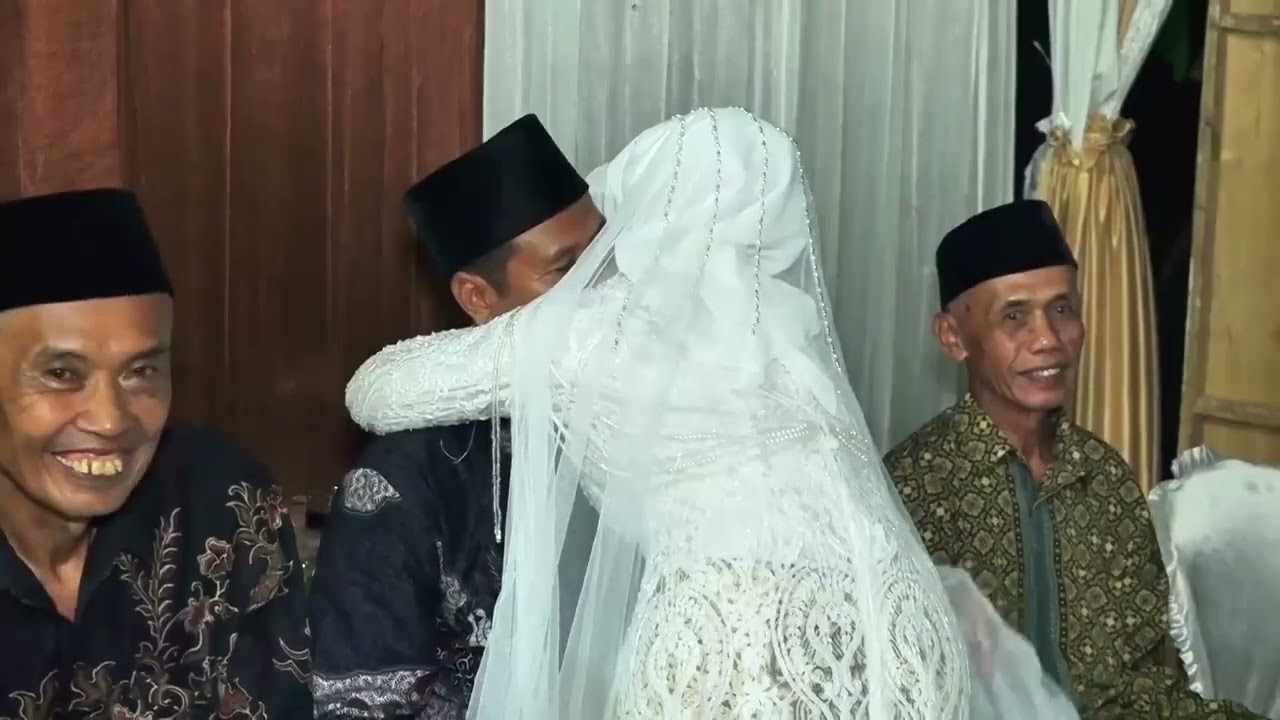 Akad Nikah pernikahan RINA & AGUNG - Endang Makeup