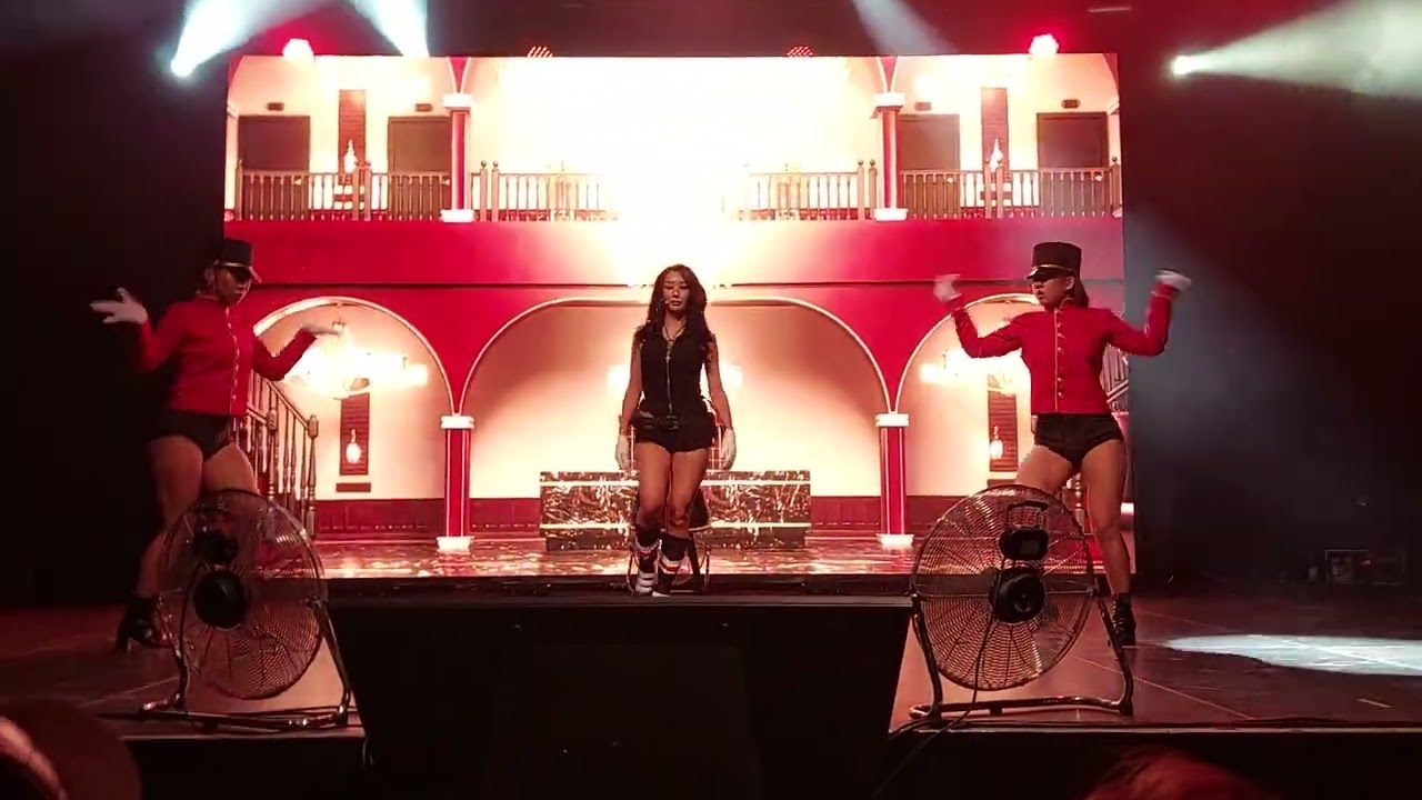 @OfficialHyolyn Concert Frankfurt - Shooty