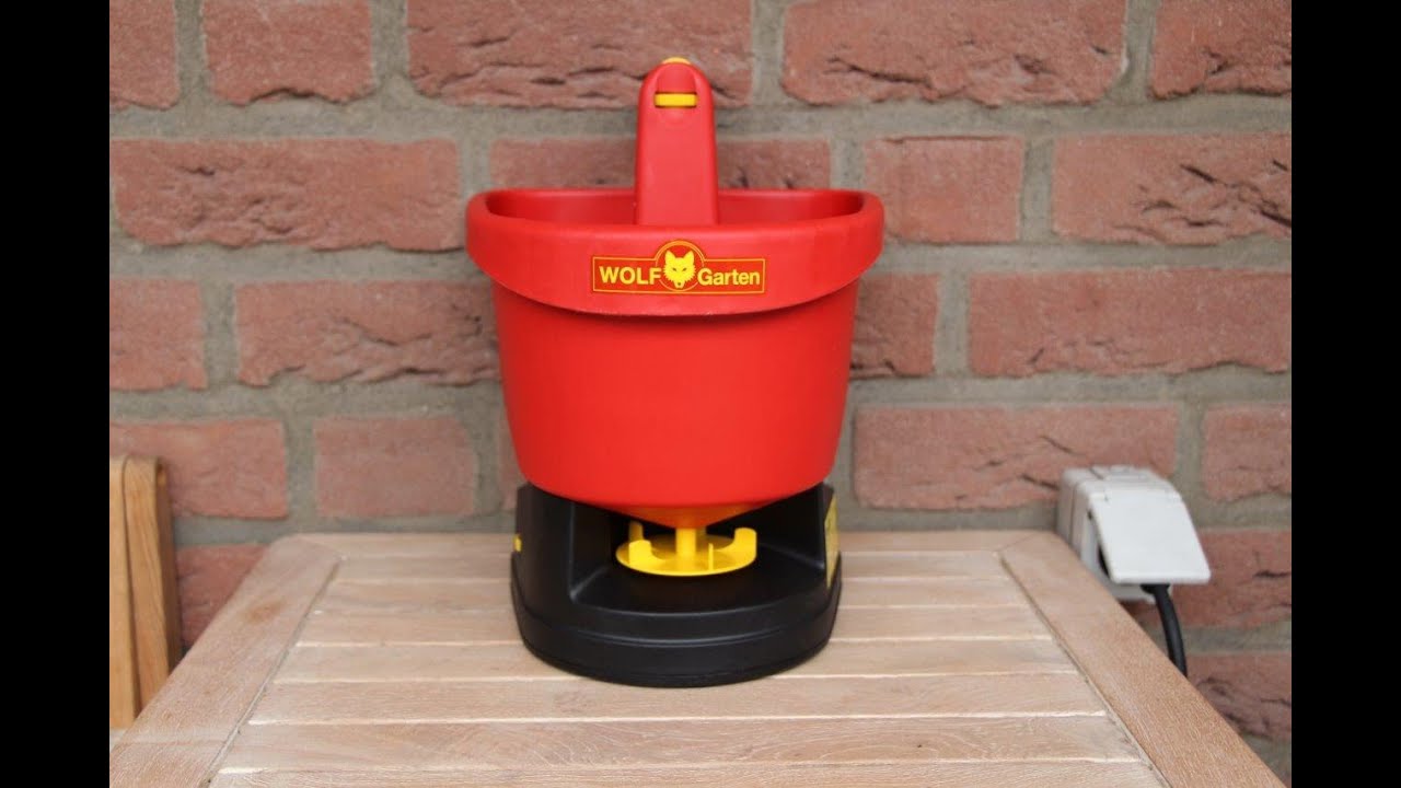 WOLF Garten Universal Streuer Test | Wolf Handstreuer | Wolfgarten Handstreuer - NewWonder555
