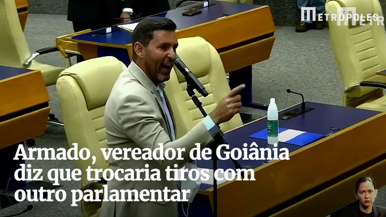 Armado em plenário, vereador diz que trocaria tiros com colega