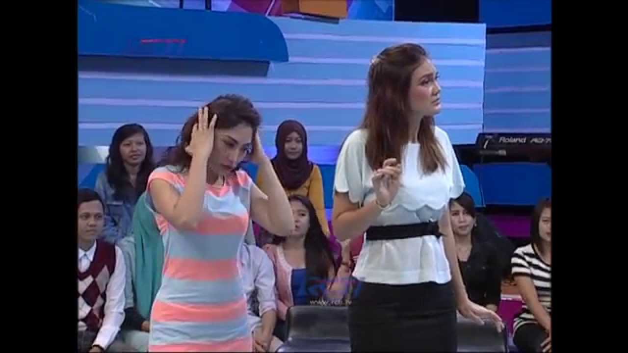 Ayu Ting Ting Bingung Pilih Ivan Gunawan Atau Husein Alatas  - dahSyat 01 September 2014