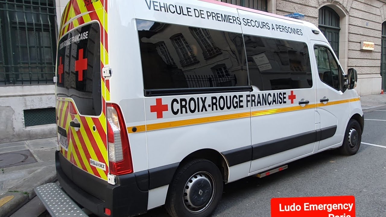 Ambulances Croix rouge en urgence compilation French red cross Ambulances Responding in Paris