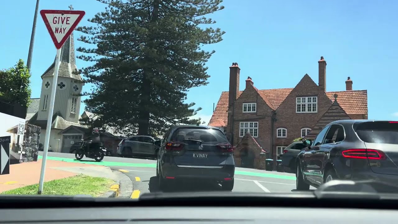 A Sunny Day Drive from Ōrākei to Mission Bay in Auckland 