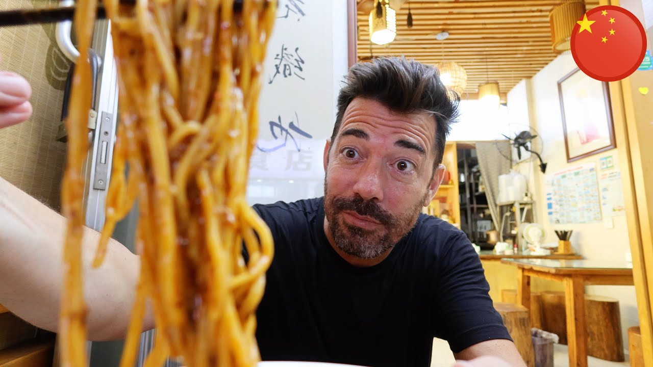 LES MEILLEURES NOUILLES DE MA VIE ?! CHENGDU M’A RETOURNÉ ! 🇨🇳 (CHINE) #30