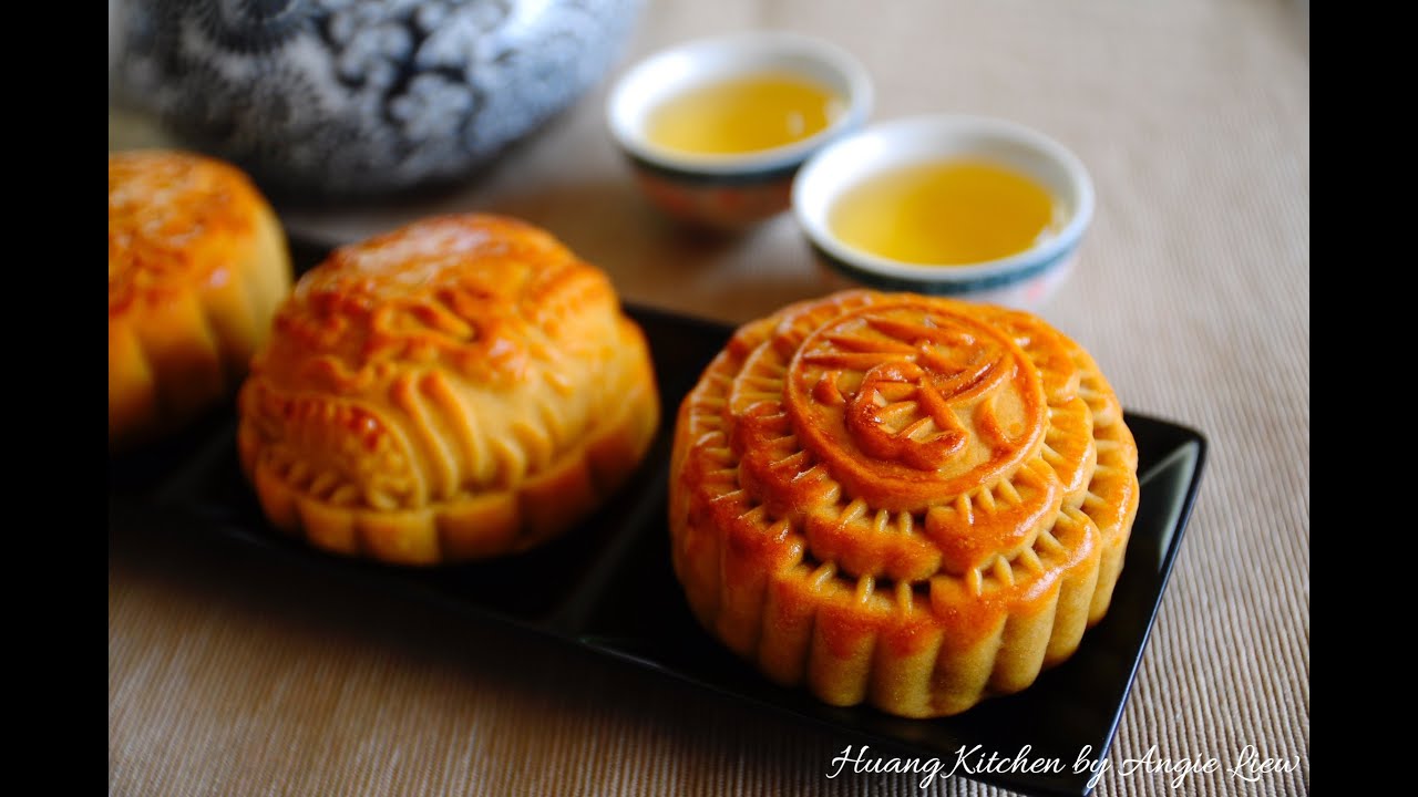 Baked Mooncakes Recipe 传统烘月饼 | Huang Kitchen