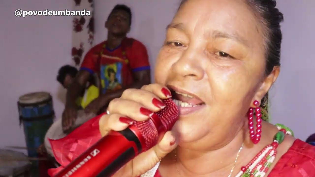 MÃE DE SANTO TELMA DE SÃO MATEUS - MA, NO FESTEJO DE SANTA BARBARA NA TENDA DO PAI DE SANTO GALEGO